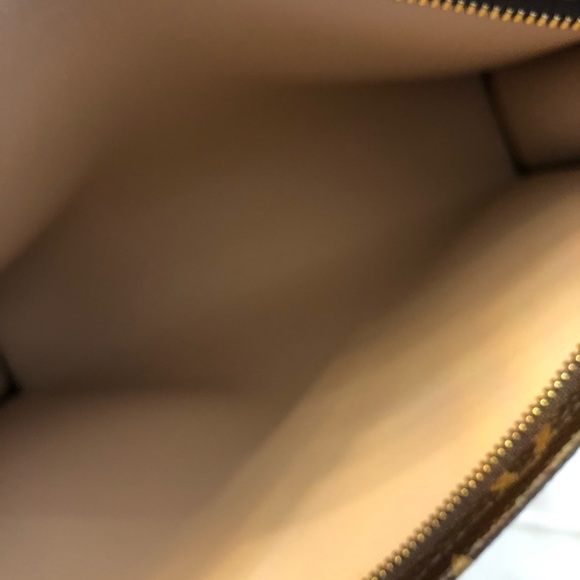 ❌SOLD❌ Louis Vuitton toiletry 26 - Picture 6 of 11
